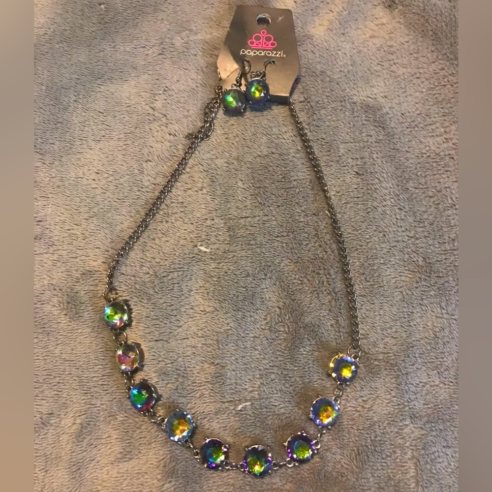 Paparazzi oil spill necklace